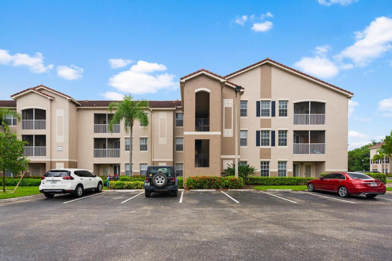 Отель Kasa Wellington South Florida Экстерьер фото